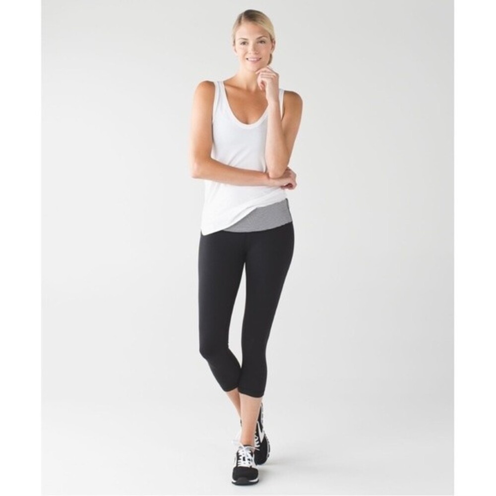 Lululemon Wunder Under Crop III Size 2 Black Tonka Apex Stripe EUC